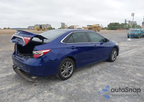 2015 Toyota Camry Se z USA, uszkodzony, nr VIN 4T1BF1FK2FU880511